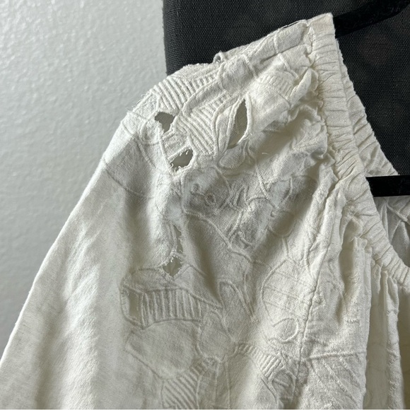 Universal Thread White Embroidered Women's Crop Top Size XS - Picture 3 of 11